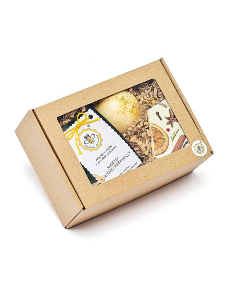 Zestaw Miodowa Mydlarnia &ndash; Mydło Nagietek w Słodkiej Pomarańczy + P&oacute;łkula Pomarańcza + Zawieszka Dekoracyjna