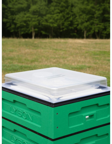 PODKARMIACZKA G&Oacute;RNA DADANT Z KOŁPAKIEM &ndash; 3L