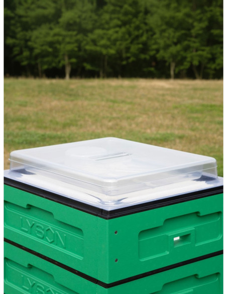 PODKARMIACZKA G&Oacute;RNA DADANT Z KOŁPAKIEM &ndash; 3L