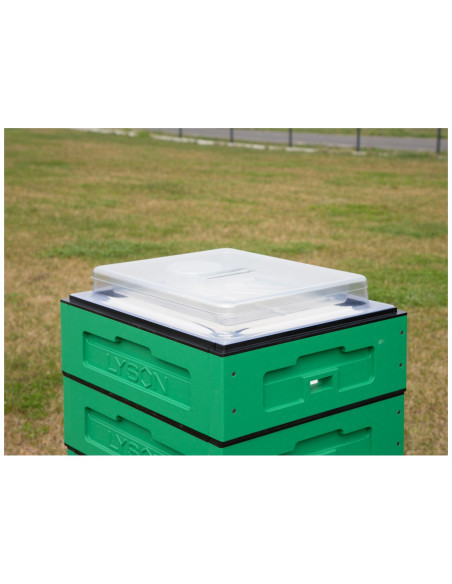 PODKARMIACZKA G&Oacute;RNA DADANT Z KOŁPAKIEM &ndash; 3L